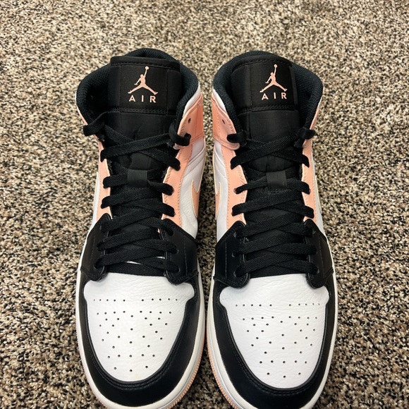 Nike Air Jordan 1 Mid Crimson Tint 554724-133 Mens Size 10 Shoes Sneakers Pink - Picture 1 of 8